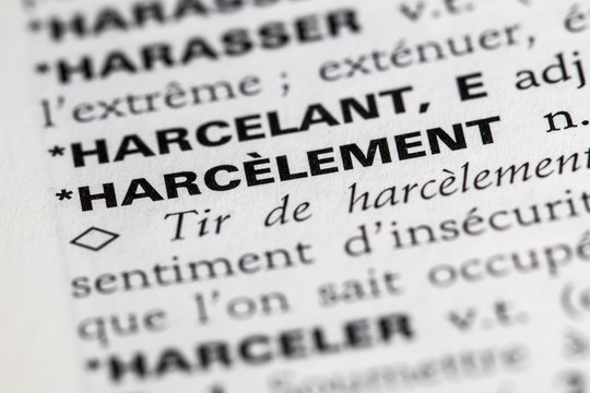 D&eacute;finition du mot harc&egrave;lement dans le dictionnaire fran&ccedil;ais