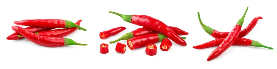 Rolgordijnen rode hete chili pepers geïsoleerd op een witte achtergrond. Set of collectie © kolesnikovserg
