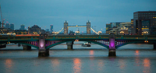 Obraz premium Londres y Tower Bridge