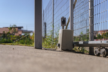 Automatic gate opener system