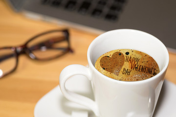 Eine Tasse Kaffee und der Valentinstag