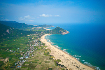 Obraz premium Aerial image of coastal lines near Quy Nhon, Vietnam.