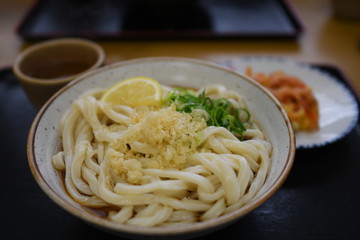spaghetti with tomato sauce
