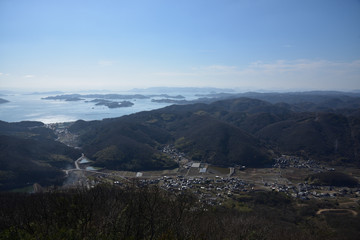 日本の岡山県の美しい山の風景