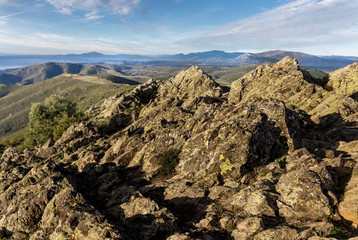 Rocas de pizarra en el Cancho de la Cabeza en la Sierra Norte. Patones. Madrid. España. Europa.