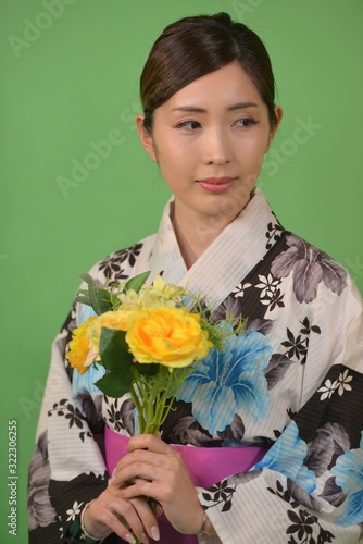 美しい日本人女性の浴衣姿 Wall Mural Beauty Beauty Wallpaper Murals Shoji