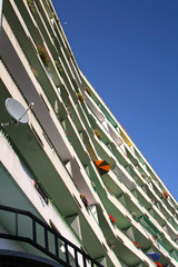 Budynki mieszkalne - balkony i okna © Miroslaw