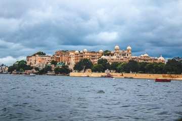 Fototapeta na wymiar Udaipur, India »; August 2016: The royal palace of the city of Udaipur