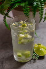 lime cocktail apple mojito