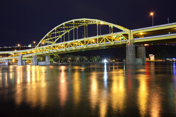 Fototapeta na wymiar Fort Duquesne Bridge over Allegheny River, Pittsburgh, Pennsylvania, USA