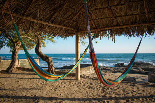 hamacas frente a la playa