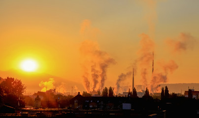 Fototapeta premium Zanieczyszczenie powietrza z fabryki