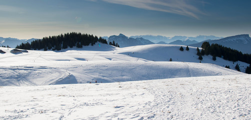 Fototapeta na wymiar Hochebene des Semnoz in den französischen Alpen oberhalb von Annec