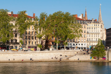 France. Lyon.  Quai Saint antoine et la Saône. Quai Saint Antoine and the Saône.