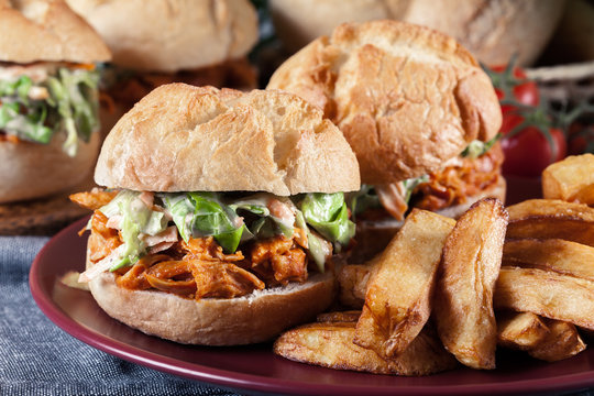 Pulled Chicken Sandwich With Salad And Bbq Sauce