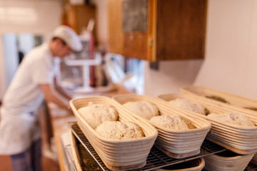 Brot backen in der Backstube