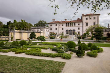 Fototapeta na wymiar Vizcaya Museum and Gardens - Southside - Garden