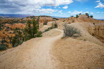 hiking the fairyland loop trail in bryce canyon national park, utah, usa