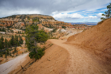 hiking the fairyland loop trail in bryce canyon national park, utah, usa