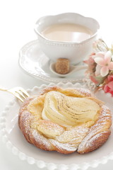 Marinated pear and custard pastry for gourmet dessert