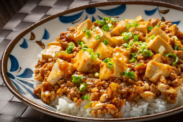 麻婆丼