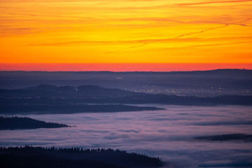 Fototapeta na wymiar Winter Dusk Sunset and Fog Covered Valley in Spokane, WA