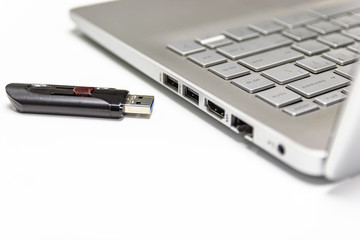 flash drive with laptop computer for conncet to USB port