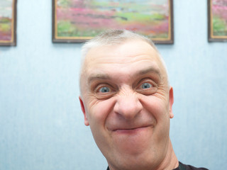 Selfie at fine arts exhibition