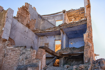 Fototapeta na wymiar casa abandonada en ruinas