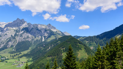 Fototapeta na wymiar landscape in the mountains Werfenweng Austria