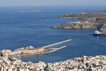 Fototapeta na wymiar Port in Syros