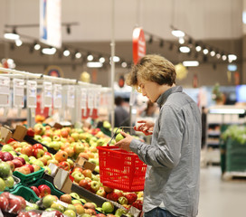 	 Man buying fruits at the market	