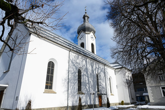 Katholische Kirche "Maria Himmelfahrt", im Winter, Ilanz, Graub&uuml;nden, Schweiz
