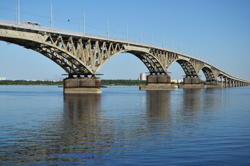 The bridge over the Volga River in the city of Saratov - city of Engels