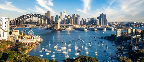 Zelfklevend Fotobehang Sydney Uitzichtpunt van de haven van Sydney met stad en brug overdag
