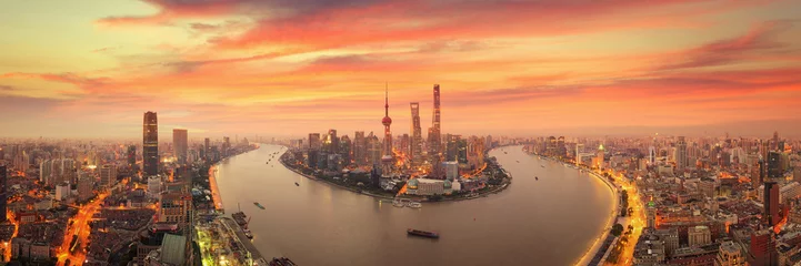 Papier Peint photo Lavable Shanghai Crépuscule tourné avec les toits de Shanghai et la rivière Huangpu