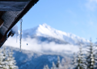 When the ice starts melting, a drop is a drop 