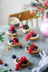 Raw white chocolate cheesecake tart...style rustic