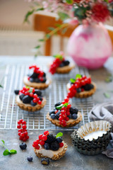 Raw white chocolate cheesecake tart...style rustic