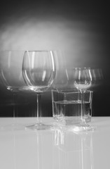 kieliszki i szklanka 