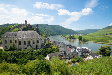 Fototapeta premium Beilstein town with Metternich Castle in Germany