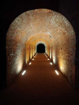 Fototapeta Zamość - przejście, tunel z cegieł