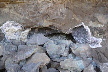 Rocas y cueva
