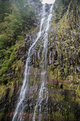 Fototapeta na wymiar 25 Fontes, Wasserfall Madeira