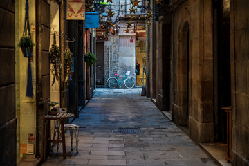Fototapeta na wymiar Alley in old town, Barcelona.