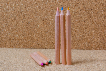 色鉛筆、鉛筆、えんぴつ、文具、文房具、学校、木製、描く、書く、塗る