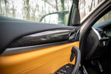 Obraz premium Carbon fiber door trims