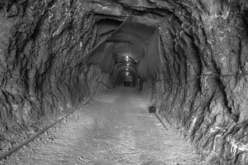 Fototapeta na wymiar mine tunnel