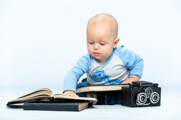 A small child and a camera..