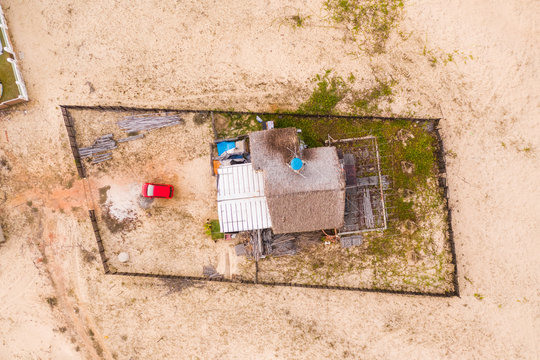 Aerial view of a house on the shore of the beach, Taiba, S&bdquo;o Gon&Aacute;alo do Amarante, Cear&middot;, Brazil